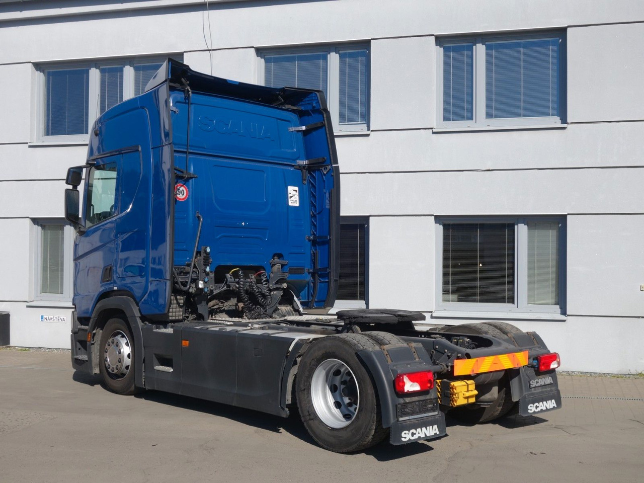 Scania R 450 Standard, Retarder, Full service - Nyergesvontató: 4 kép. Scania R 450 Standard, Retarder, Full service - Nyergesvontató: 4 kép.