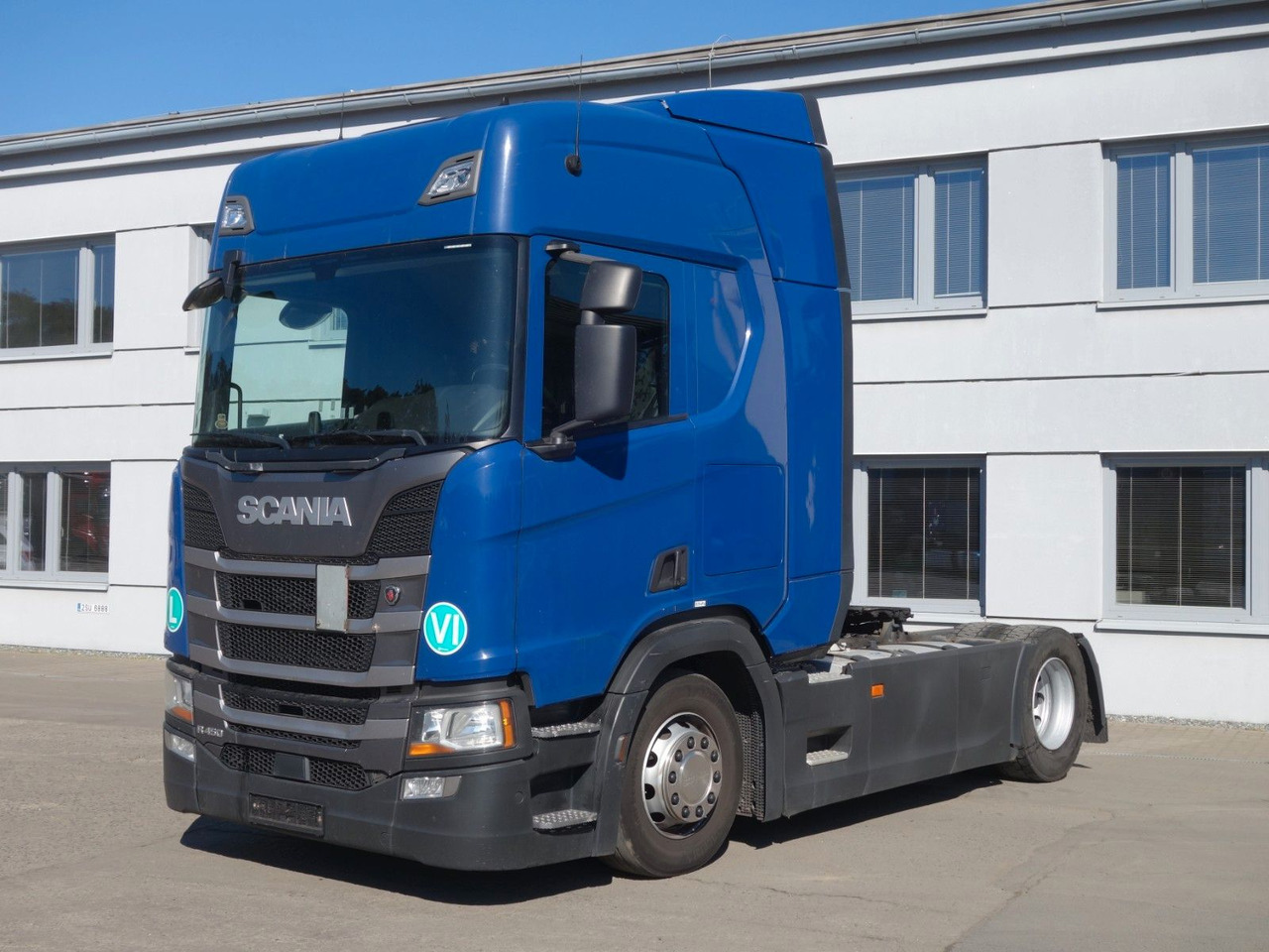 Scania R 450 Standard, Retarder, Full service - Nyergesvontató: 2 kép. Scania R 450 Standard, Retarder, Full service - Nyergesvontató: 2 kép.