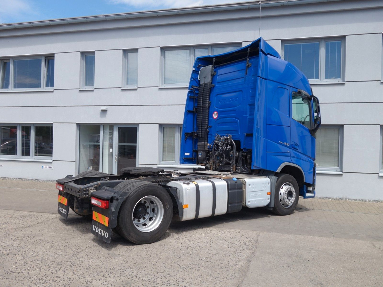 Volvo FH 460, Standard - Nyergesvontató: 5 kép. Volvo FH 460, Standard - Nyergesvontató: 5 kép.