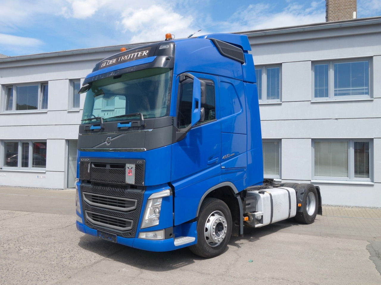 Volvo FH 460, Standard - Nyergesvontató: 2 kép. Volvo FH 460, Standard - Nyergesvontató: 2 kép.