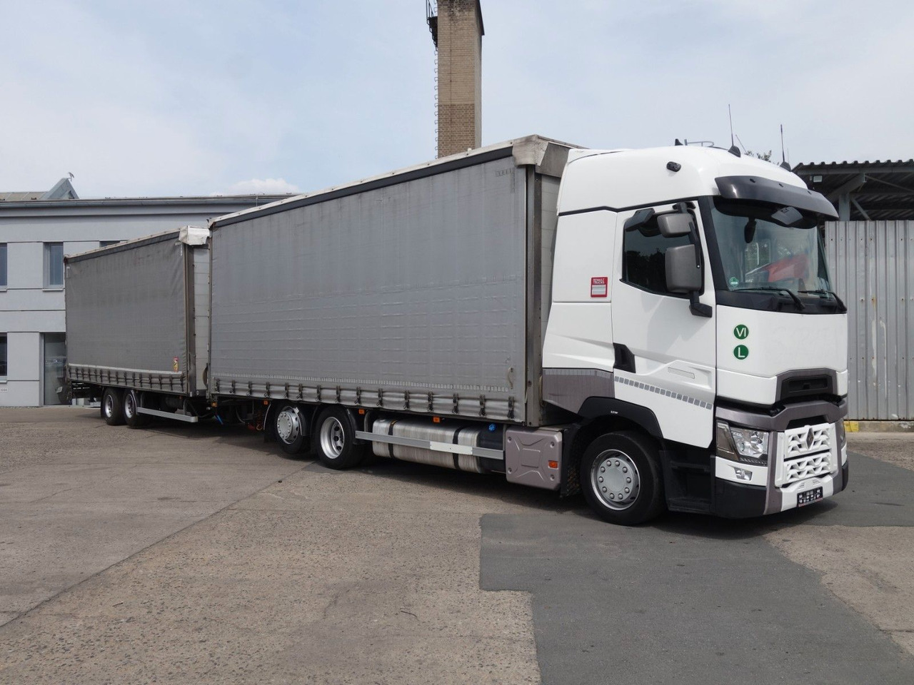 Renault T520 6x2 + trailer, 120m3, 2x Liftachse - Ponyvás teherautó: 2 kép. Renault T520 6x2 + trailer, 120m3, 2x Liftachse - Ponyvás teherautó: 2 kép.