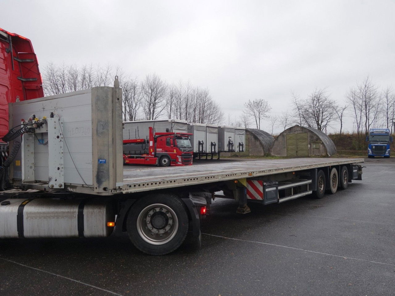 Schmitz Cargobull SPL 24/L Lowdeck SPL 24/L Lowdeck - Platós félpótkocsi: 3 kép. Schmitz Cargobull SPL 24/L Lowdeck SPL 24/L Lowdeck - Platós félpótkocsi: 3 kép.