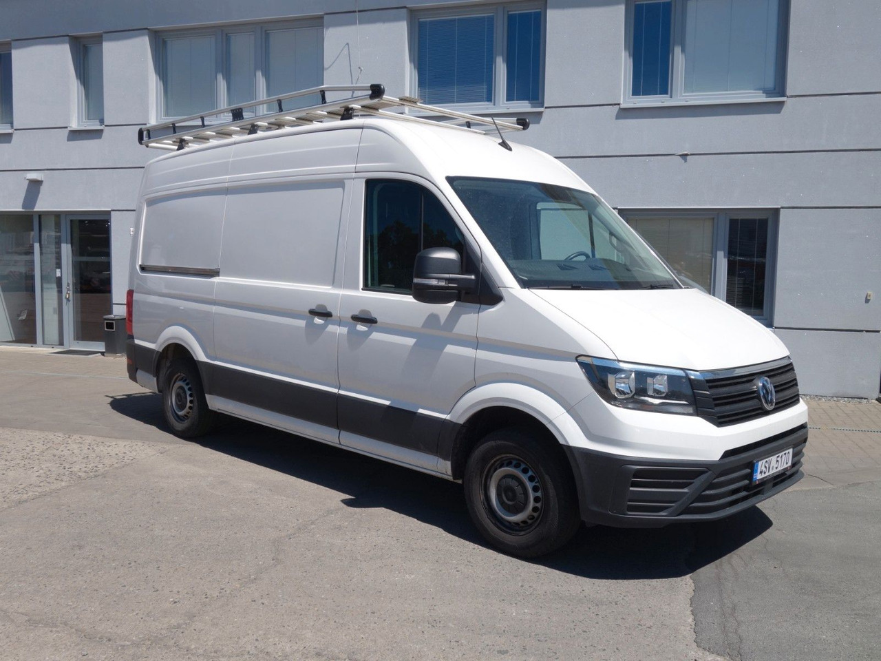 Volkswagen Crafter 2,0 TDI 103 kW - Furgon: 3 kép. Volkswagen Crafter 2,0 TDI 103 kW - Furgon: 3 kép.