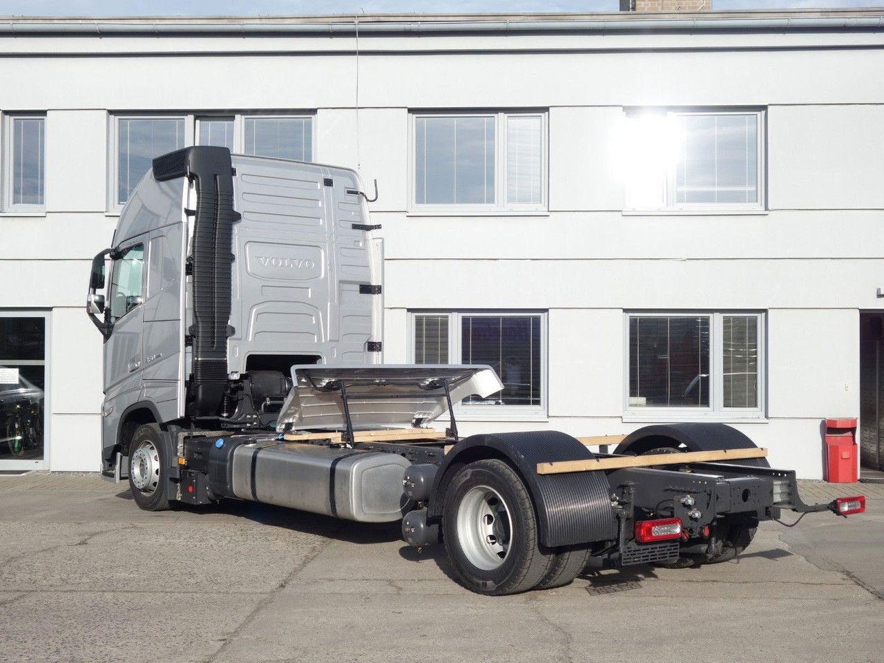 Volvo FH 13 XL 460 Turbo Compound Neue - Cserefelépítményes teherautó: 5 kép. Volvo FH 13 XL 460 Turbo Compound Neue - Cserefelépítményes teherautó: 5 kép.