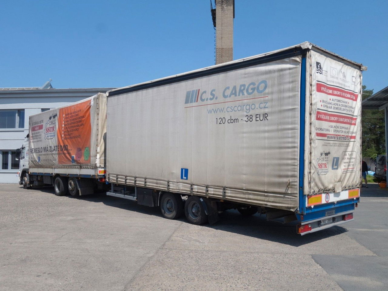 Volvo FM 380 6x2 + Panav Anhänger - Ponyvás teherautó: 4 kép. Volvo FM 380 6x2 + Panav Anhänger - Ponyvás teherautó: 4 kép.