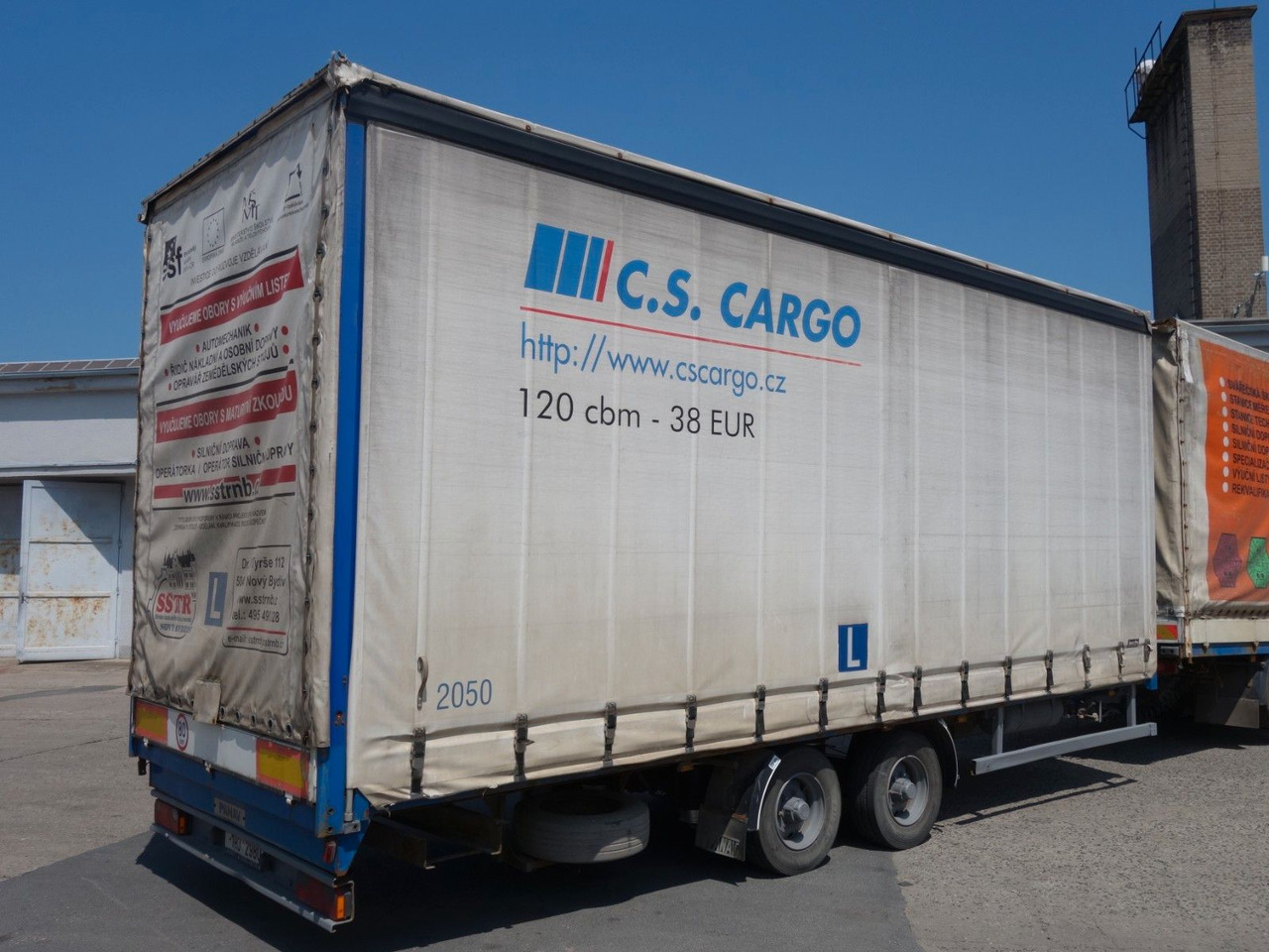 Ponyvás teherautó Volvo FM 380 6x2 + Panav Anhänger: 6 kép.