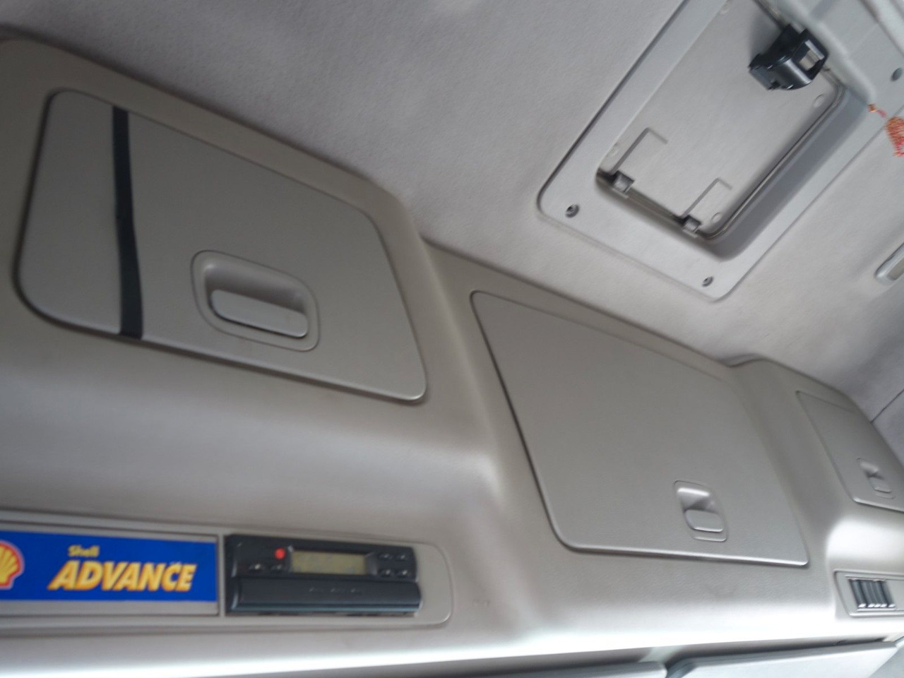 Ponyvás teherautó Volvo FM 380 6x2 + Panav Anhänger: 17 kép.