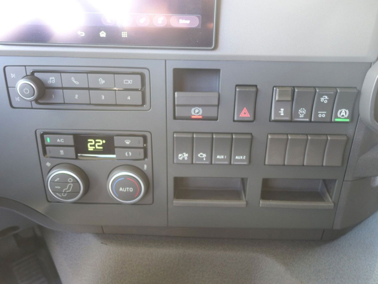 Autószállító teherautó Volvo FM 460 6x2 Kassbohrer Metago / Intago tt, VDI: 25 kép. Autószállító teherautó Volvo FM 460 6x2 Kassbohrer Metago / Intago tt, VDI: 25 kép.