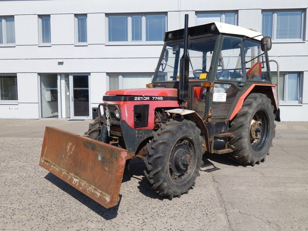 Traktor Zetor 7745 4x4: 1 kép.