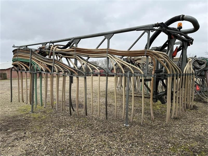 AP 24mtr slæbeslangebom m/2 fordeler - Szippantó tartálykocsi: 1 kép. AP 24mtr slæbeslangebom m/2 fordeler - Szippantó tartálykocsi: 1 kép.