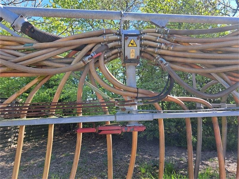AP 30M 24/30 meter slangebom - Szippantó tartálykocsi: 4 kép. AP 30M 24/30 meter slangebom - Szippantó tartálykocsi: 4 kép.