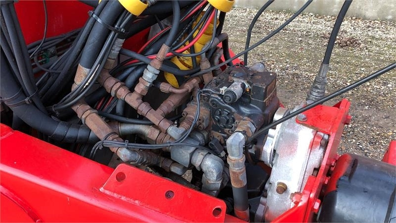 AP GV 25 HWD - Szippantó tartálykocsi: 5 kép. AP GV 25 HWD - Szippantó tartálykocsi: 5 kép.