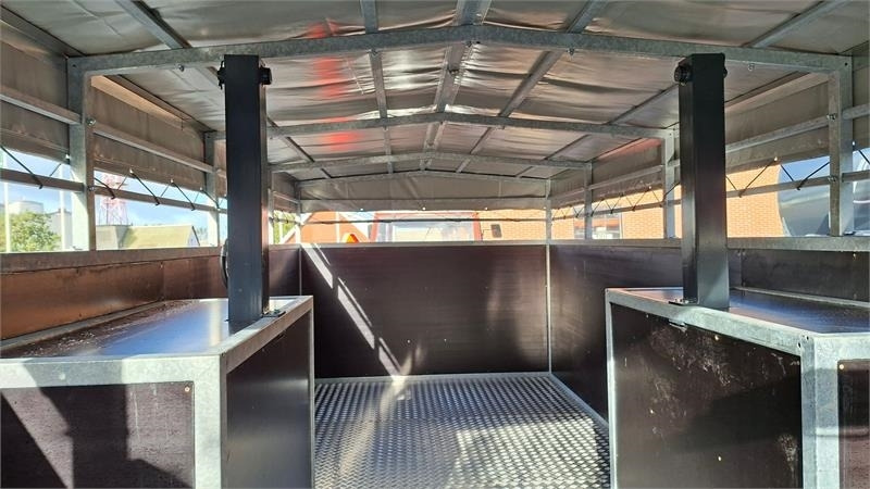 CN Agro Model D - Pótkocsi állatszállító, Mezőgazdasági pótkocsi: 5 kép. CN Agro Model D - Pótkocsi állatszállító, Mezőgazdasági pótkocsi: 5 kép.