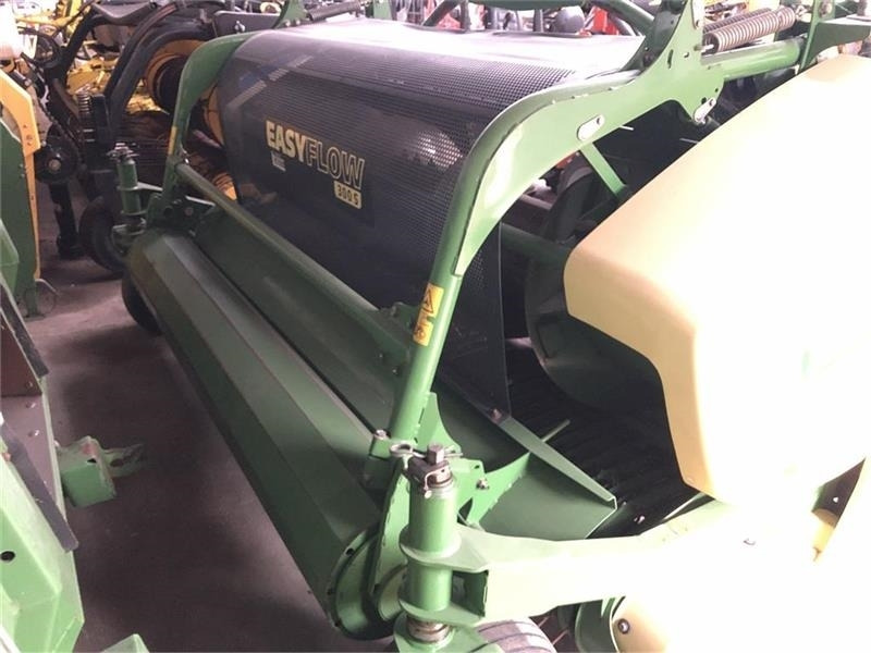 Krone EasyFlow 300S - Szálastakarmány betakarítás gépei: 4 kép. Krone EasyFlow 300S - Szálastakarmány betakarítás gépei: 4 kép.