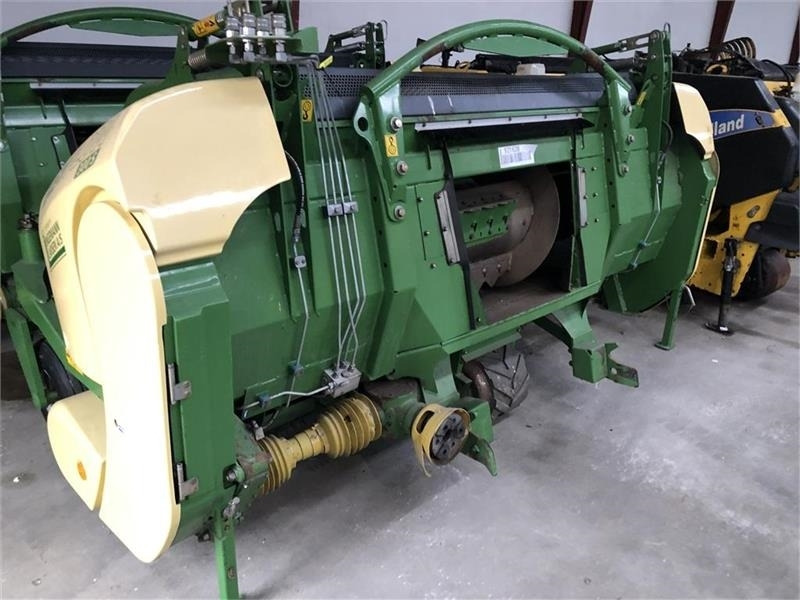 Krone EasyFlow 300S - Szálastakarmány betakarítás gépei: 2 kép. Krone EasyFlow 300S - Szálastakarmány betakarítás gépei: 2 kép.