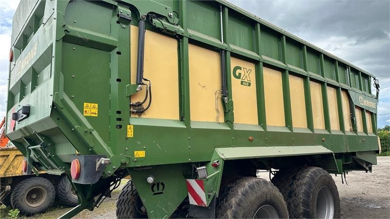 Krone GX440 GX440 - Etetőkocsi: 4 kép. Krone GX440 GX440 - Etetőkocsi: 4 kép.