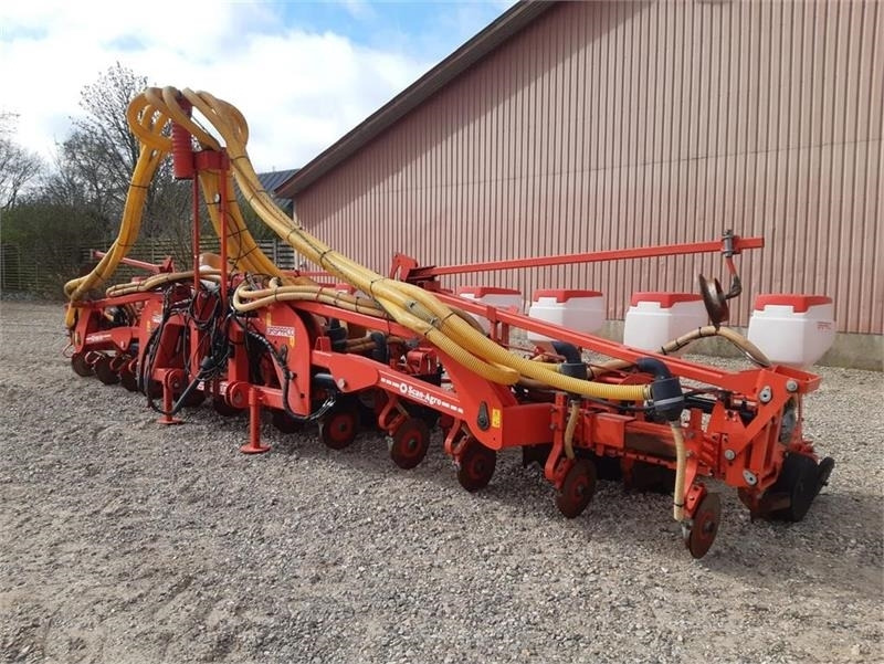 Maschio Gaspardo Manta XL 12 rk med PA1 fronttank - Szemenkénti vetőgép: 4 kép. Maschio Gaspardo Manta XL 12 rk med PA1 fronttank - Szemenkénti vetőgép: 4 kép.