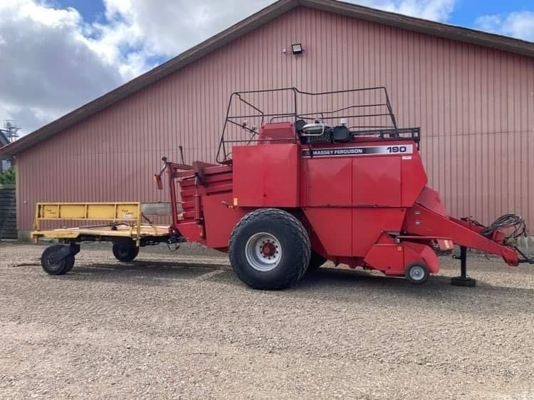 Massey Ferguson LB190 Fieldstar *** m. parkland ballevogn *** - Kocka bálázó: 3 kép. Massey Ferguson LB190 Fieldstar *** m. parkland ballevogn *** - Kocka bálázó: 3 kép.