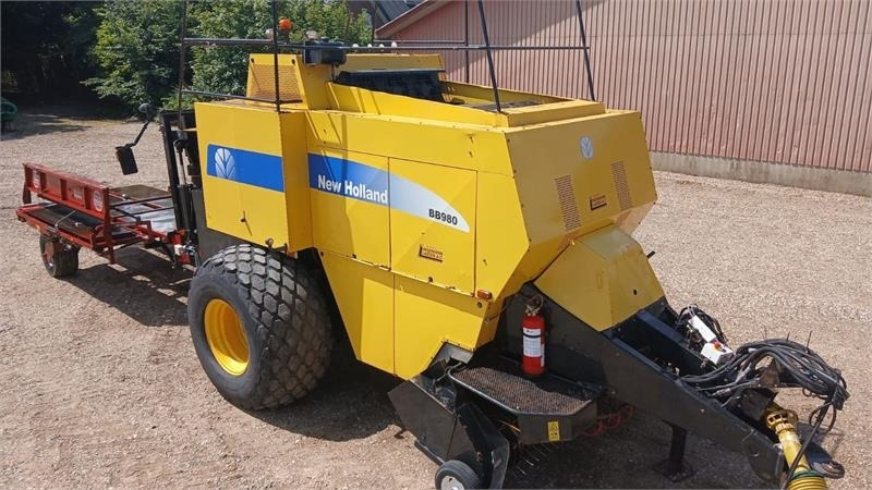 New Holland BB980 BB980 - Kocka bálázó: 2 kép. New Holland BB980 BB980 - Kocka bálázó: 2 kép.