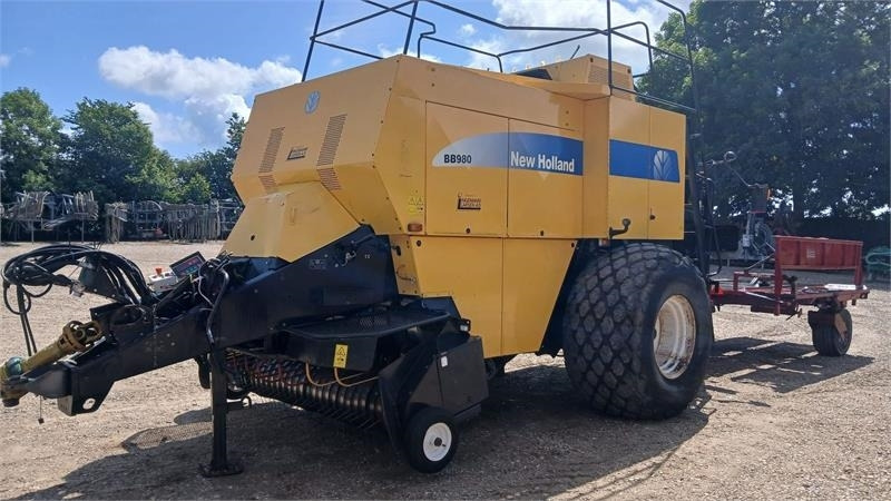 New Holland BB980 BB980 - Kocka bálázó: 5 kép. New Holland BB980 BB980 - Kocka bálázó: 5 kép.
