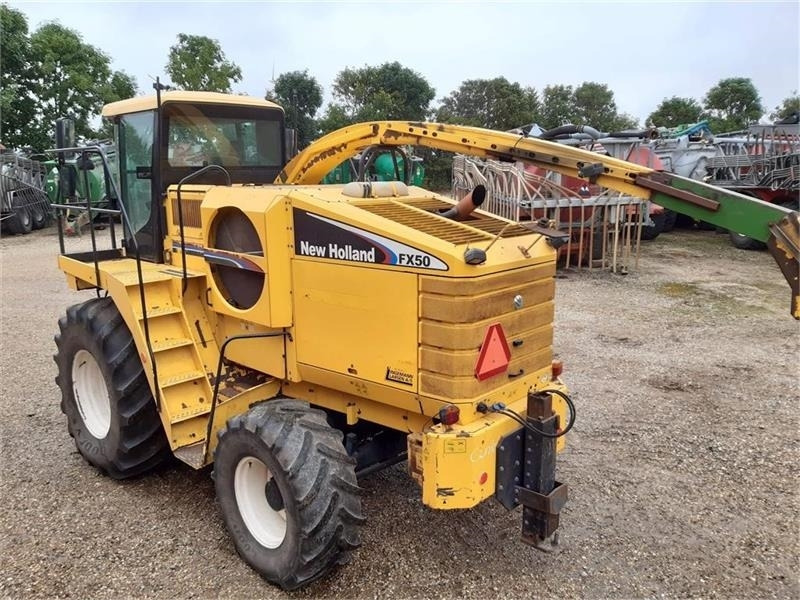 New Holland FX 50 FINSNITTER - Önjáró szecskázógép: 4 kép. New Holland FX 50 FINSNITTER - Önjáró szecskázógép: 4 kép.