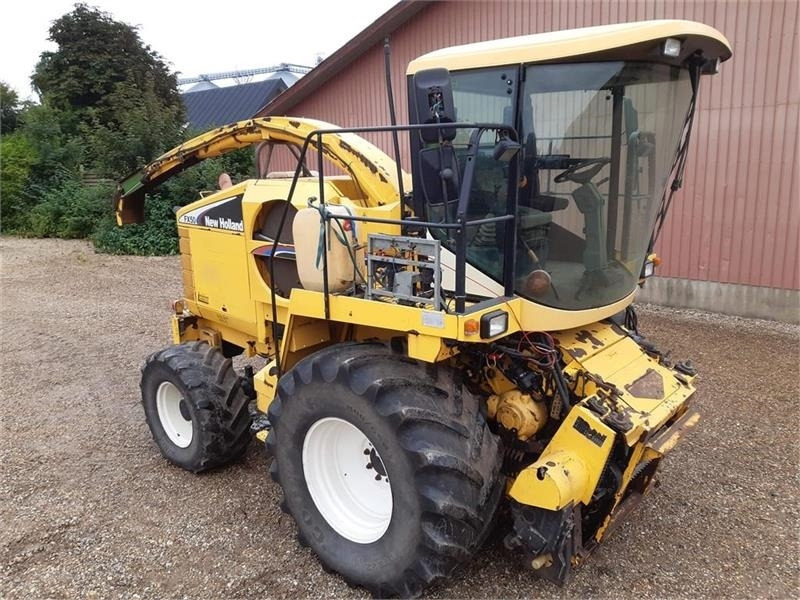 New Holland FX 50 FINSNITTER - Önjáró szecskázógép: 2 kép. New Holland FX 50 FINSNITTER - Önjáró szecskázógép: 2 kép.