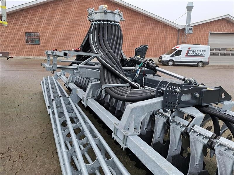 Volmer T-Rubber TRG W601 - Szippantó tartálykocsi: 1 kép. Volmer T-Rubber TRG W601 - Szippantó tartálykocsi: 1 kép.
