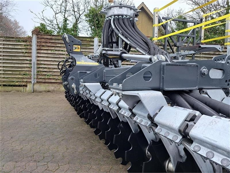 Volmer T-Rubber TRG W601 - Szippantó tartálykocsi: 2 kép. Volmer T-Rubber TRG W601 - Szippantó tartálykocsi: 2 kép.