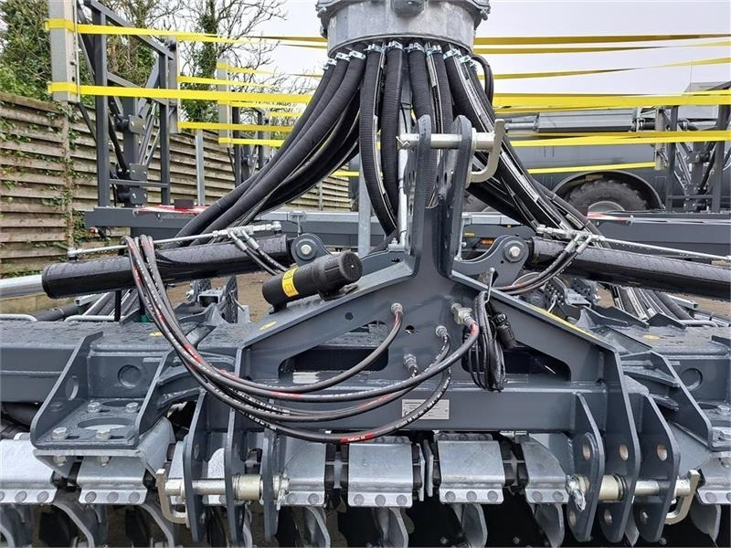 Volmer T-Rubber TRG W601 - Szippantó tartálykocsi: 5 kép. Volmer T-Rubber TRG W601 - Szippantó tartálykocsi: 5 kép.
