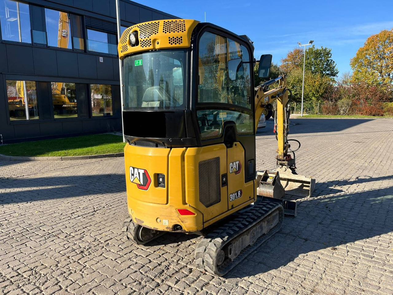 CAT 301.8-05 - Lánctalpas kotró: 3 kép. CAT 301.8-05 - Lánctalpas kotró: 3 kép.