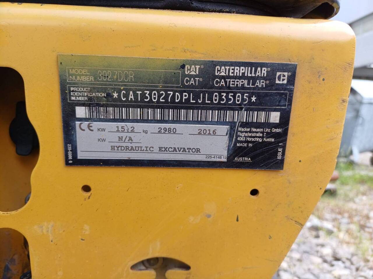 Lánctalpas kotró CAT 302.7DCR: 6 kép.