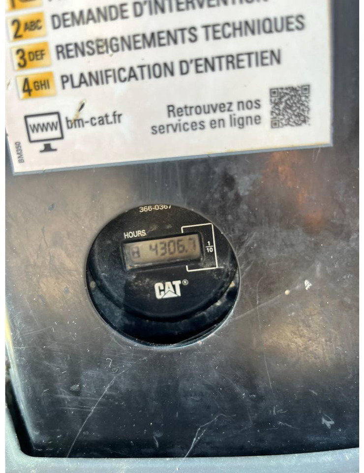 CAT 305.5E2CR - Lánctalpas kotró: 5 kép. CAT 305.5E2CR - Lánctalpas kotró: 5 kép.