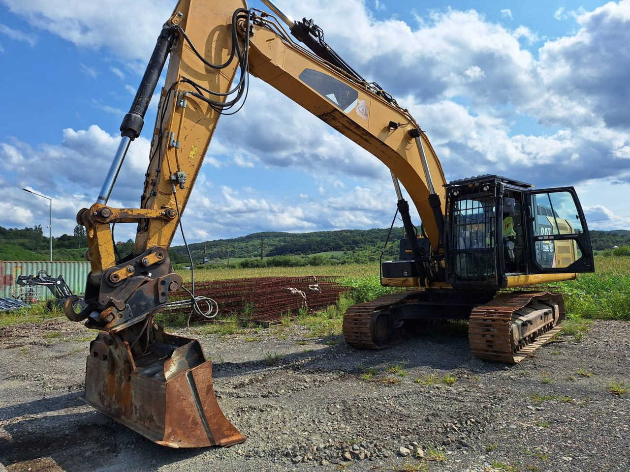 CAT 329ELN - Lánctalpas kotró: 1 kép. CAT 329ELN - Lánctalpas kotró: 1 kép.