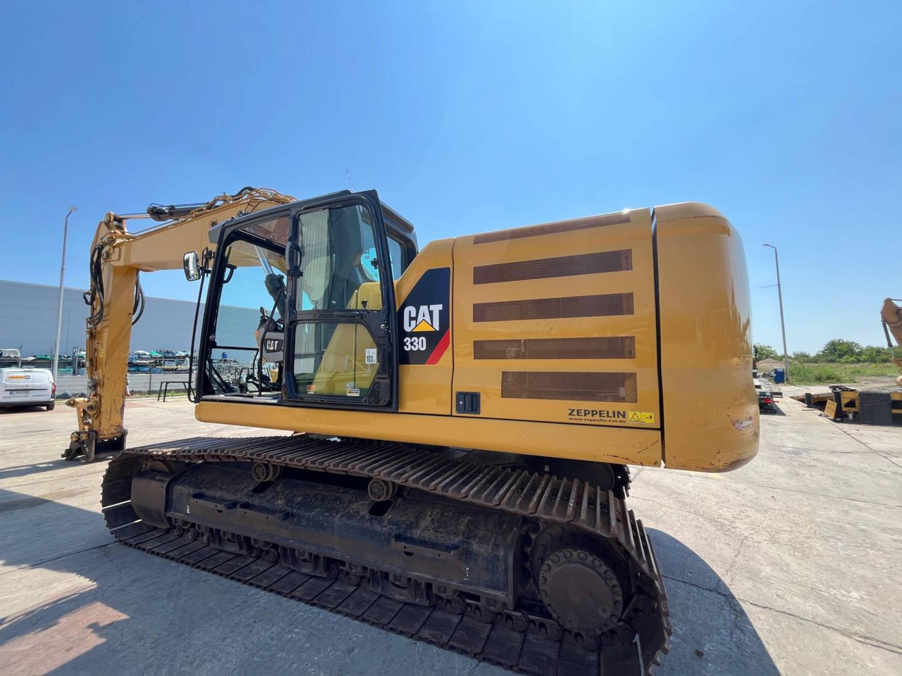 CAT 330-07 - Lánctalpas kotró: 4 kép. CAT 330-07 - Lánctalpas kotró: 4 kép.