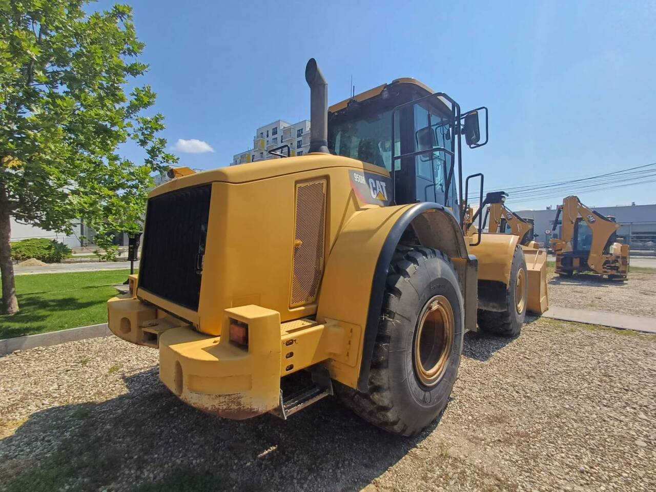 CAT 950 H - Gumikerekes homlokrakodó: 3 kép. CAT 950 H - Gumikerekes homlokrakodó: 3 kép.