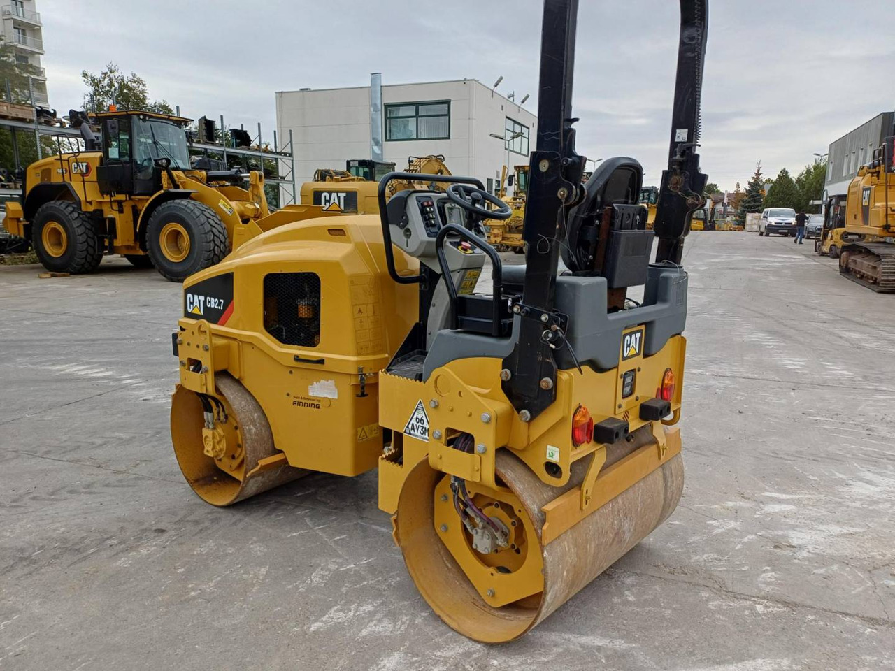 CAT CB2.7LRC - Úthenger: 4 kép. CAT CB2.7LRC - Úthenger: 4 kép.