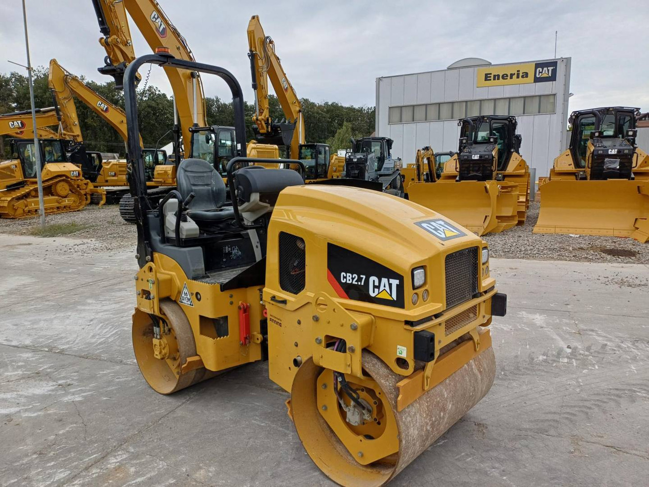 CAT CB2.7LRC - Úthenger: 2 kép. CAT CB2.7LRC - Úthenger: 2 kép.