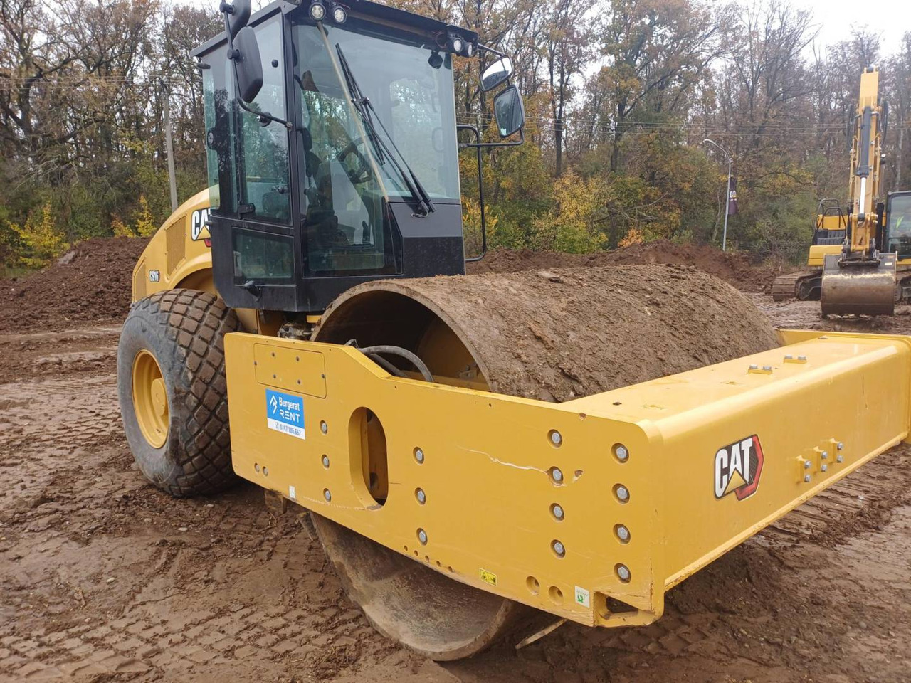 CAT CS16-03 - Talajtömörítő: 2 kép. CAT CS16-03 - Talajtömörítő: 2 kép.