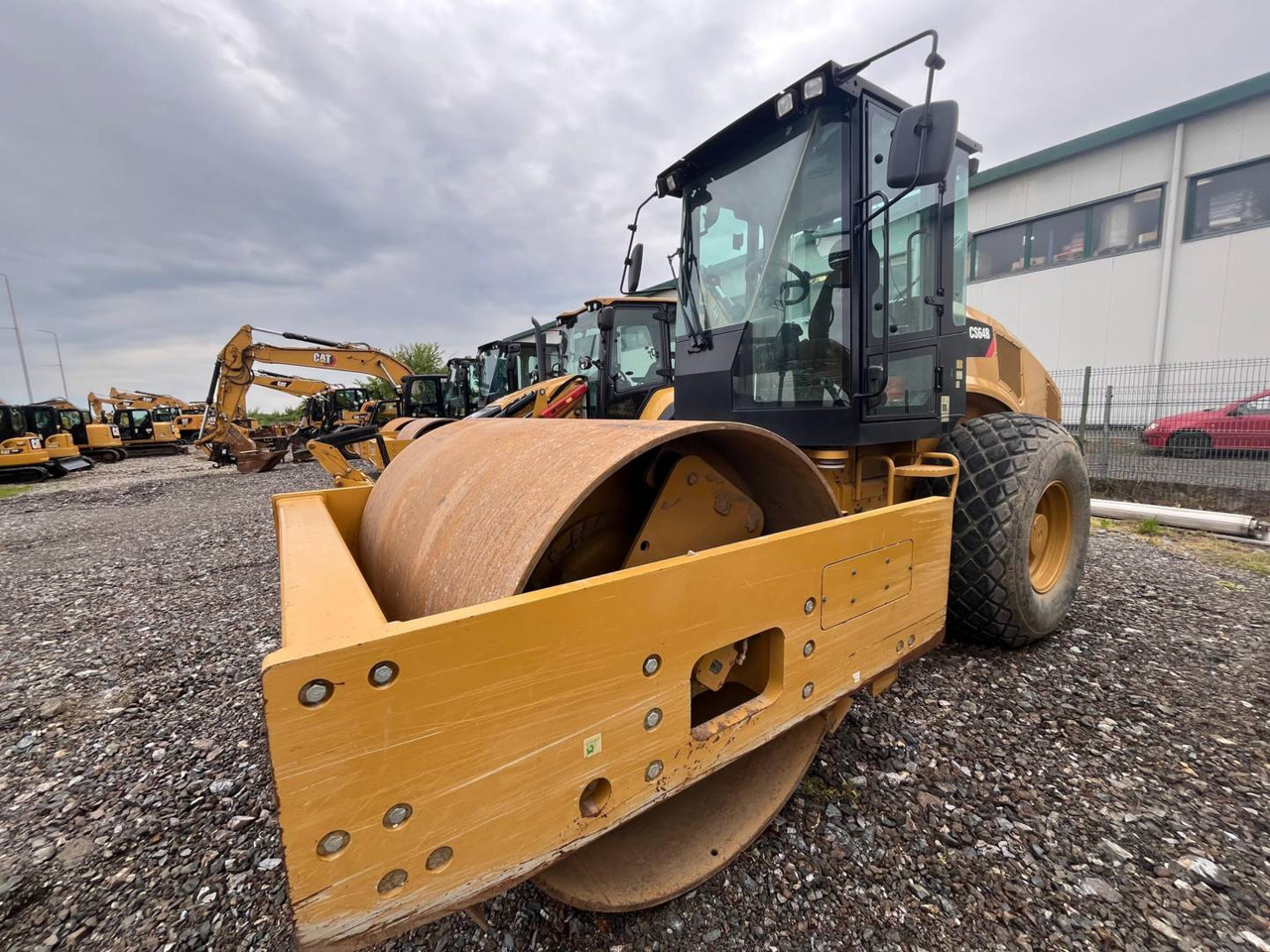 CAT CS64B - Talajtömörítő: 1 kép. CAT CS64B - Talajtömörítő: 1 kép.