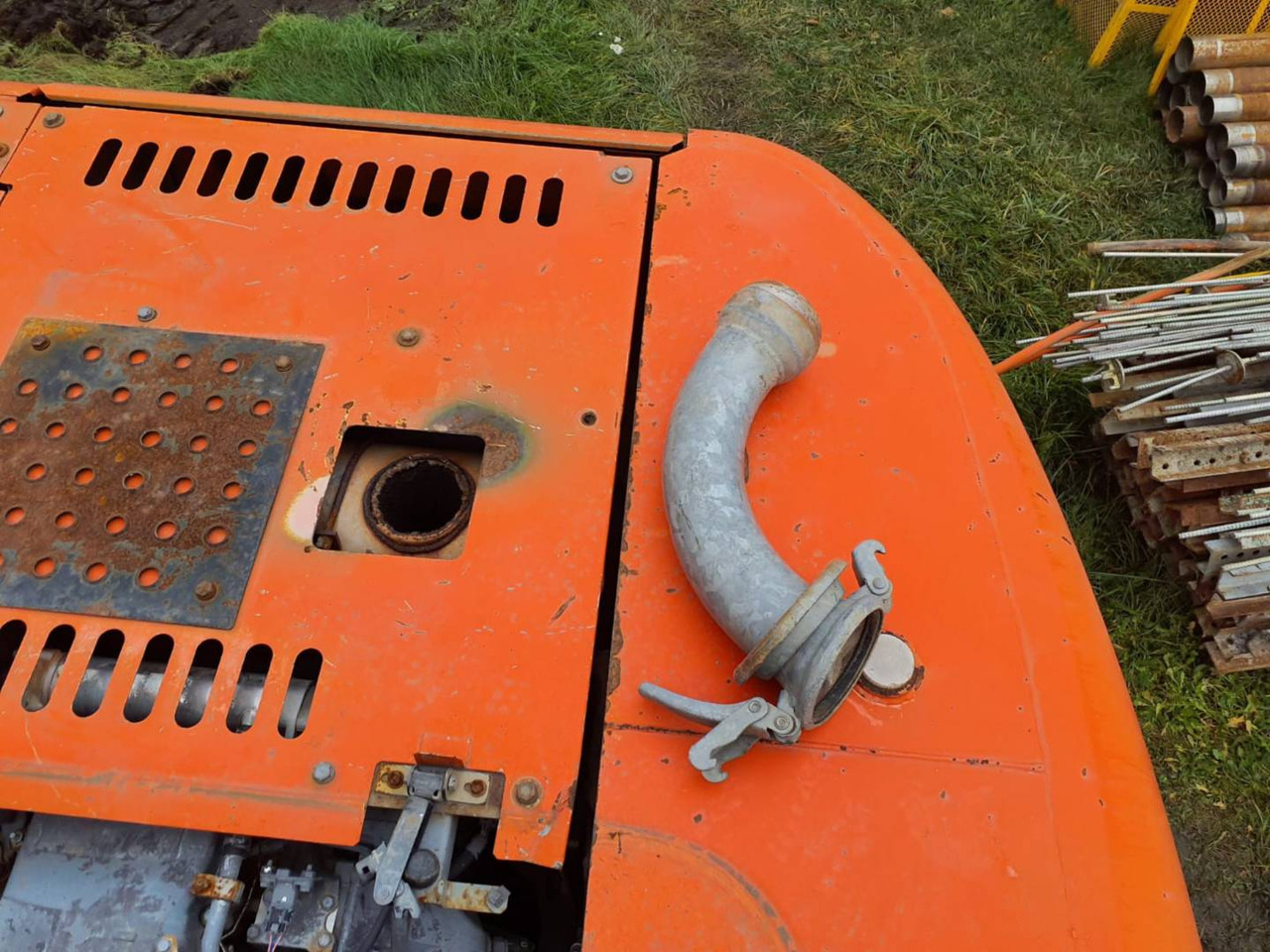 HITACHI ZX280LCN-3 - Lánctalpas kotró: 2 kép. HITACHI ZX280LCN-3 - Lánctalpas kotró: 2 kép.