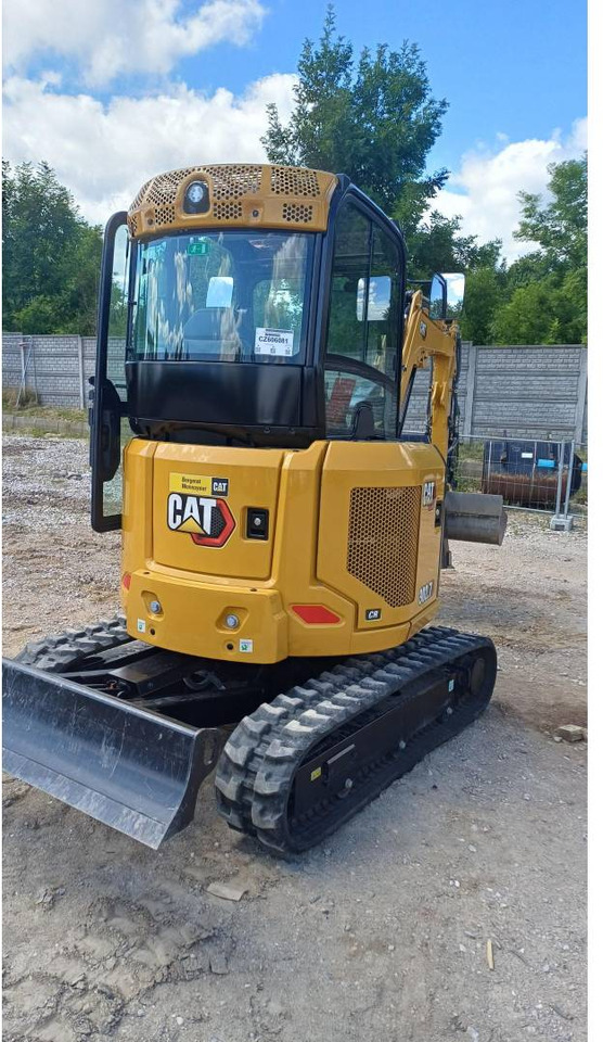 CAT 302.7CR - Lánctalpas kotró: 3 kép. CAT 302.7CR - Lánctalpas kotró: 3 kép.