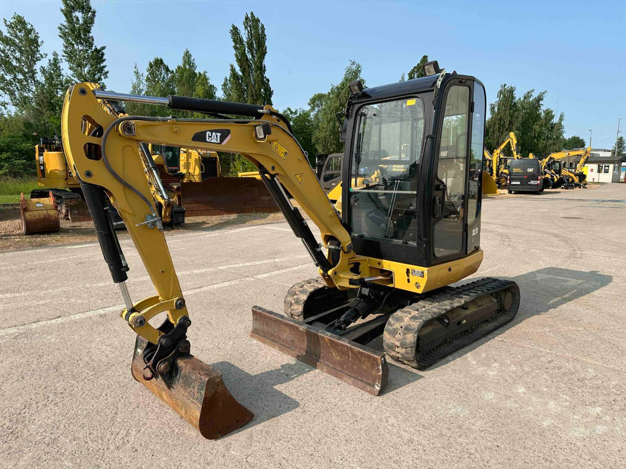 CAT 302.7DCR - Lánctalpas kotró: 1 kép. CAT 302.7DCR - Lánctalpas kotró: 1 kép.