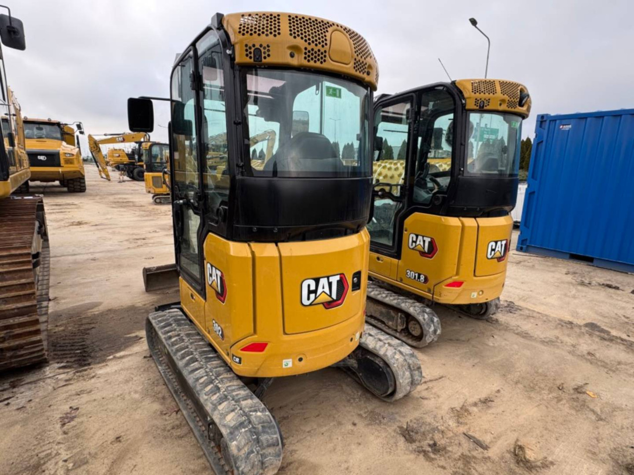 CAT 302CR - Lánctalpas kotró: 4 kép. CAT 302CR - Lánctalpas kotró: 4 kép.
