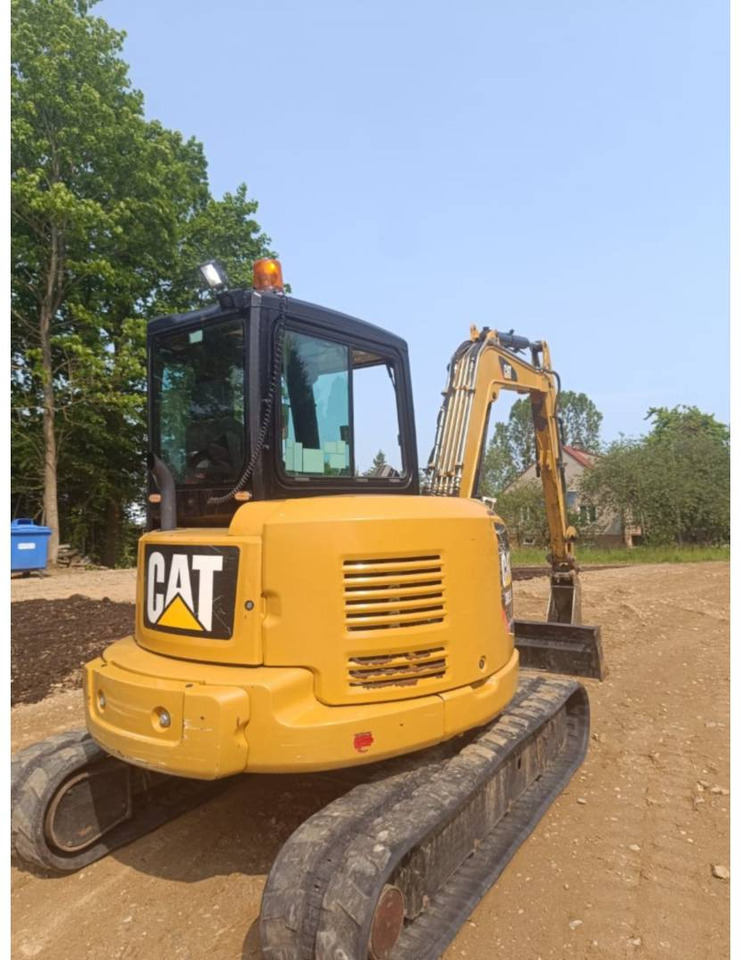 CAT 305.5E2CR - Lánctalpas kotró: 4 kép. CAT 305.5E2CR - Lánctalpas kotró: 4 kép.