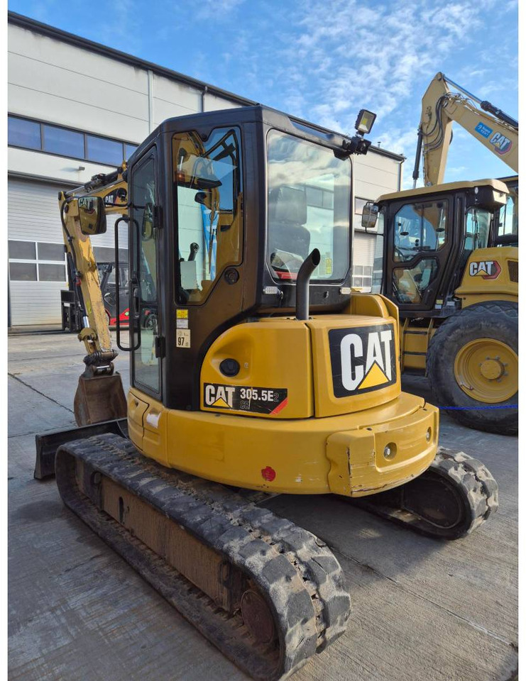 CAT 305.5E2CR - Lánctalpas kotró: 4 kép. CAT 305.5E2CR - Lánctalpas kotró: 4 kép.