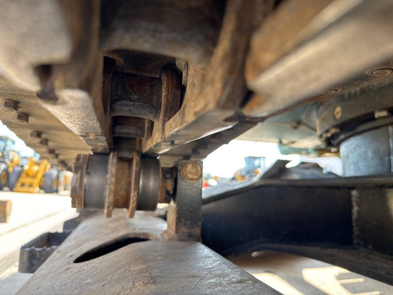 Lánctalpas kotró CAT 308CR: 18 kép. Lánctalpas kotró CAT 308CR: 18 kép.