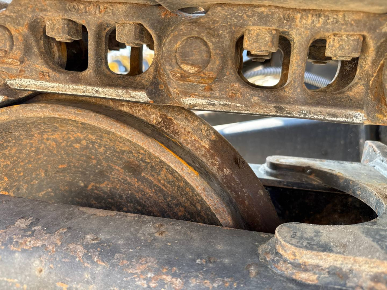 Lánctalpas kotró CAT 308CR: 21 kép. Lánctalpas kotró CAT 308CR: 21 kép.