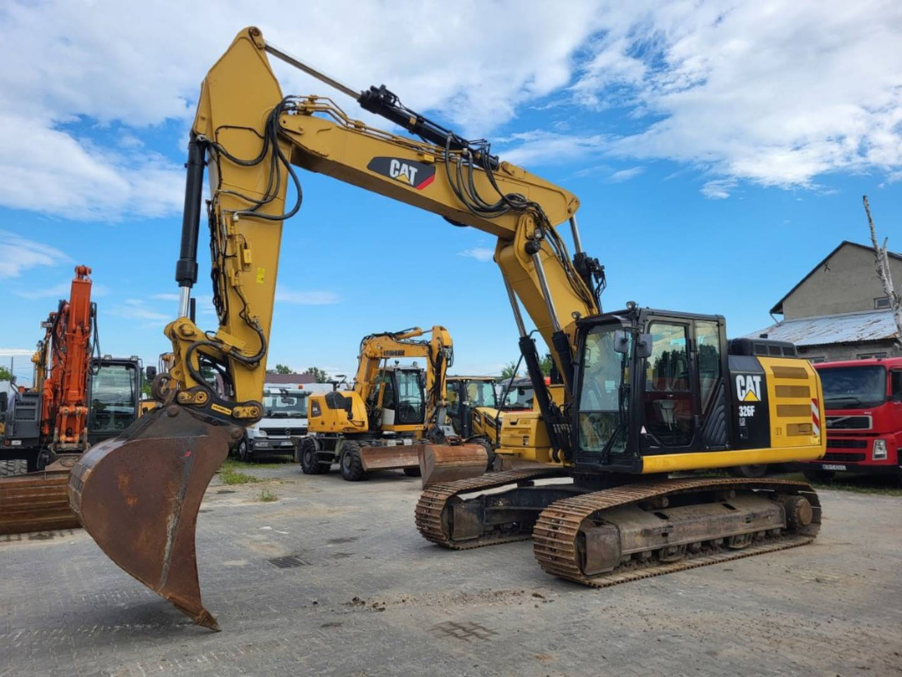 CAT 326FLN - Lánctalpas kotró: 1 kép. CAT 326FLN - Lánctalpas kotró: 1 kép.