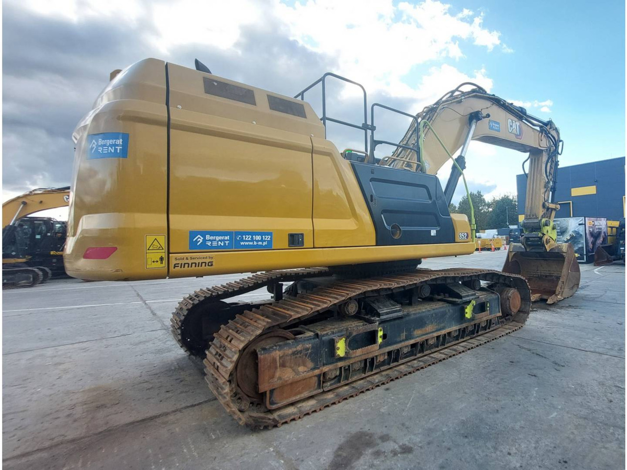 CAT 352 - Lánctalpas kotró: 3 kép. CAT 352 - Lánctalpas kotró: 3 kép.