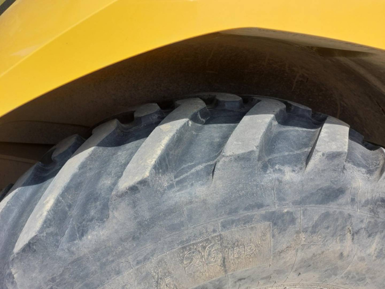 Kotrórakodó CAT 428: 14 kép.